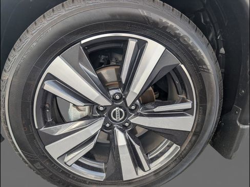 Used 2021 Nissan Rogue Platinum AWD/4WD image 25