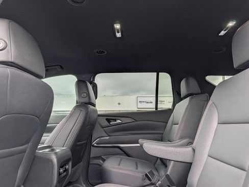 Used 2024 Chevrolet Traverse Z71 AWD/4WD image 9