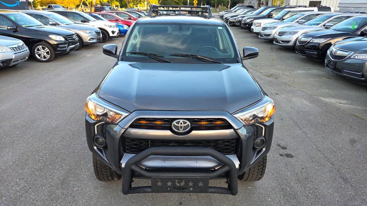 Used 2014 Toyota 4Runner SR5 AWD/4WD image 3