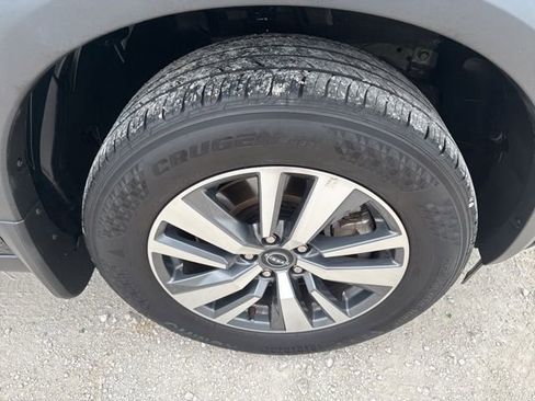 Used 2024 Nissan Pathfinder SL FWD image 30