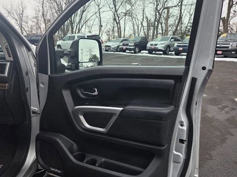 Used 2017 Nissan Titan SL w/ Off-Road Package image 12