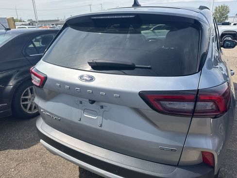 Used 2023 Ford Escape Platinum w/ Premium Technology Package AWD/4WD image 13