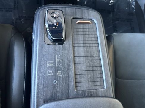 Used 2024 Nissan Ariya FWD image 26