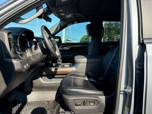 Certified 2024 Chevrolet Silverado 1500 RST w/ Convenience Package II AWD/4WD image 9