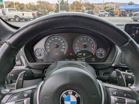 Used 2015 BMW M4 Convertible image 19
