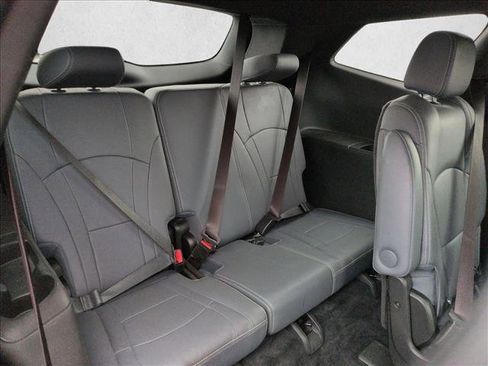 Used 2023 Buick Enclave Essence image 19