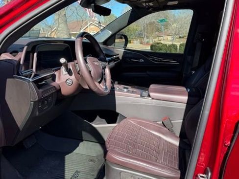 Used 2022 Cadillac Escalade Sport Platinum image 3