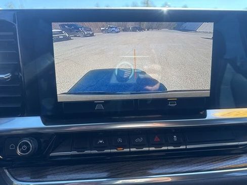 Used 2023 Chevrolet Silverado 1500 LT AWD/4WD image 22