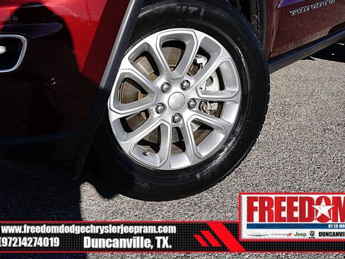 Certified 2021 Jeep Grand Cherokee Laredo image 9