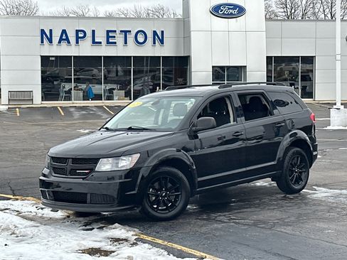 Used 2020 Dodge Journey SE w/ SE Popular Equipment Group image 2