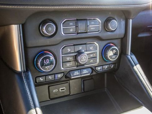 Used 2023 Chevrolet Suburban Premier image 29