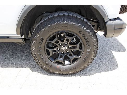 Certified 2026 Ford Bronco Badlands AWD/4WD image 28