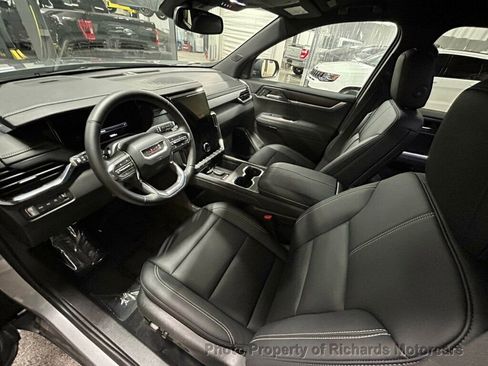 Used 2025 GMC Acadia Elevation w/ Elevation Premium Package image 14