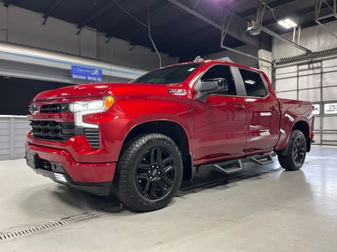 Used 2023 Chevrolet Silverado 1500 RST AWD/4WD image 3
