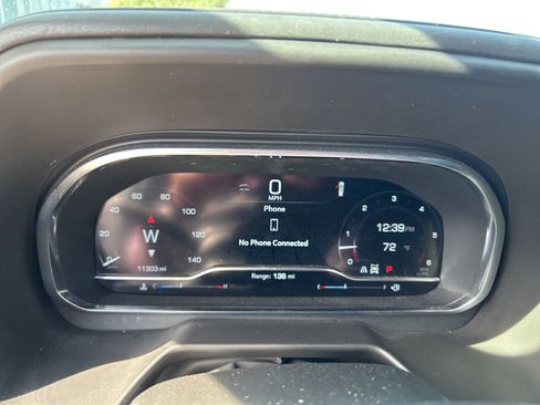 Used 2024 GMC Yukon SLT w/ SLT Premium Package image 17