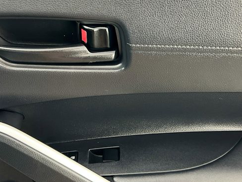 Used 2025 Toyota Corolla Cross AWD Hybrid image 32