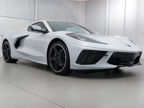 Used 2024 Chevrolet Corvette Stingray Coupe w/ Battery Protection Package image 9