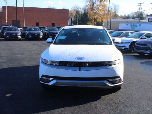 New 2024 Hyundai Ioniq 5 SEL image 2