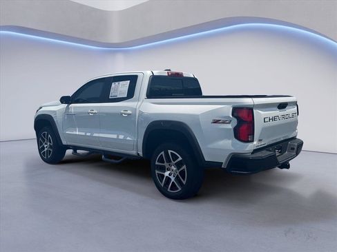 Used 2024 Chevrolet Colorado Z71 w/ Z71 Convenience Package 2 AWD/4WD image 5