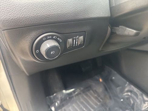 Used 2018 Jeep Compass Limited w/ Navigation Group image 13