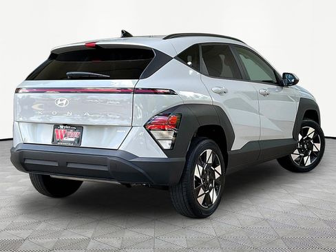 Used 2024 Hyundai Kona SEL AWD/4WD image 6