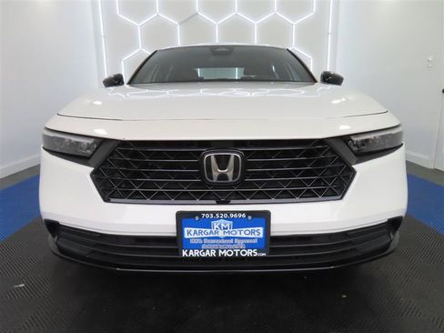 Used 2023 Honda Accord Sport image 2