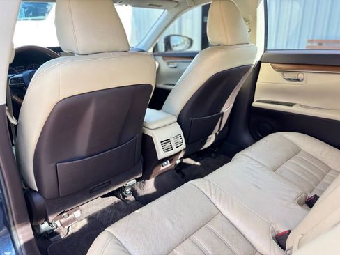 Used 2017 Lexus ES 300h image 18