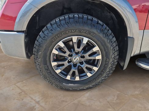 Used 2017 Nissan Titan PRO-4X AWD/4WD image 27