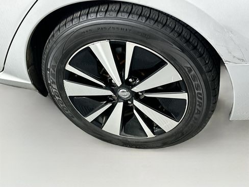 Used 2021 Nissan Altima 2.5 SV FWD image 11