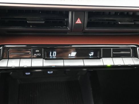 Used 2023 Toyota Prius Prime FWD image 27