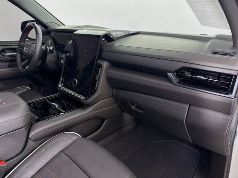 Used 2025 GMC Yukon AT4 Ultimate image 35