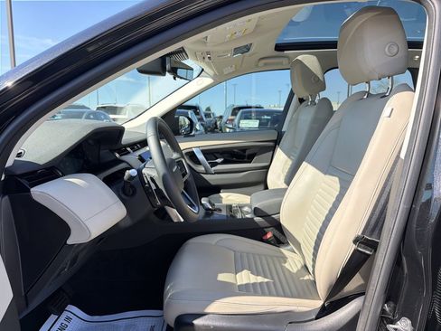 Used 2025 Land Rover Discovery Sport S image 3