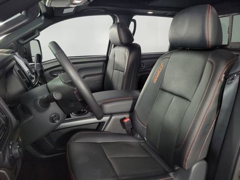 Used 2024 Nissan Titan PRO-4X w/ Pro-4x Convenience Package image 13