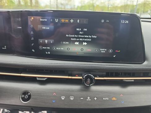 Used 2024 Nissan Ariya AWD image 18