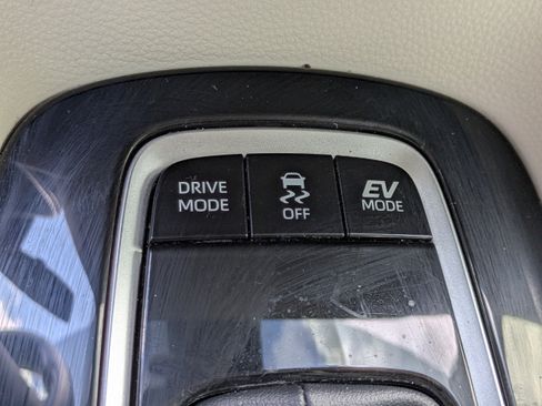 Used 2024 Toyota Corolla XLE FWD image 29