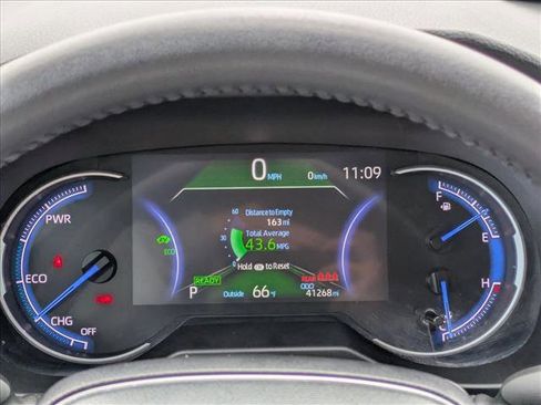 Used 2023 Toyota RAV4 SE image 10