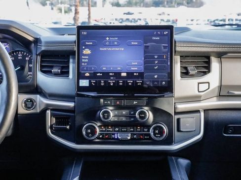 Used 2024 Ford Expedition Max XLT image 16