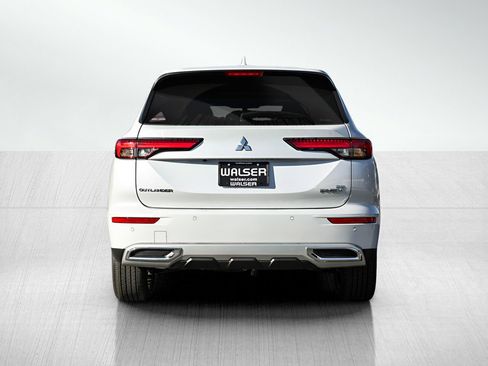 New 2025 Mitsubishi Outlander SE image 5