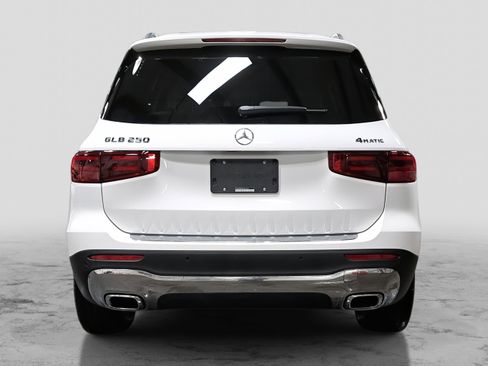 New 2026 Mercedes-Benz GLB 250 4MATIC image 6