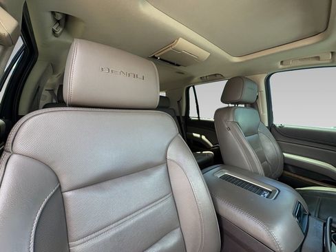 Used 2019 GMC Yukon Denali w/ Denali Ultimate Package AWD/4WD image 10