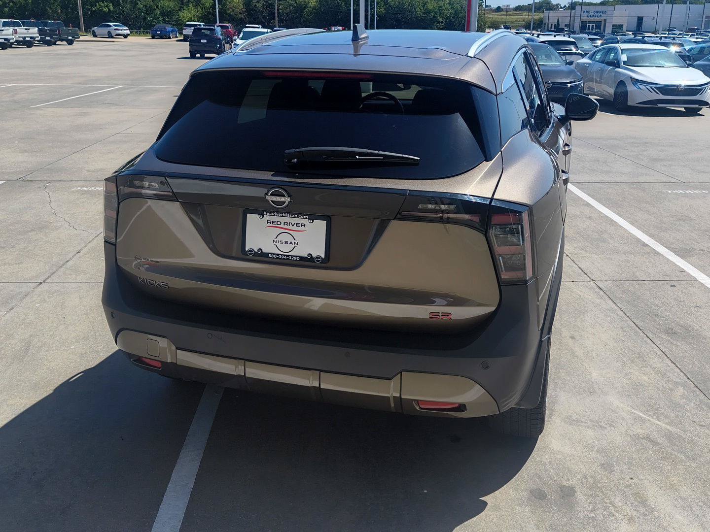 Used 2025 Nissan Kicks SR FWD image 8
