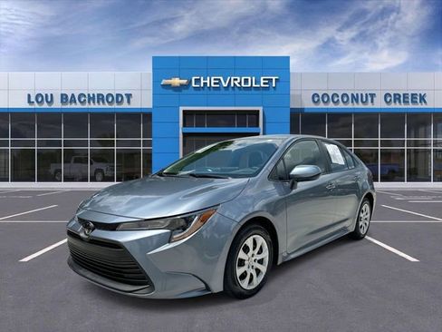 Used 2023 Toyota Corolla LE FWD image 4