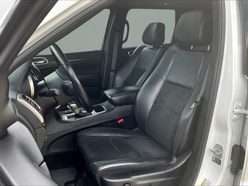 Used 2021 Jeep Grand Cherokee Laredo X image 16