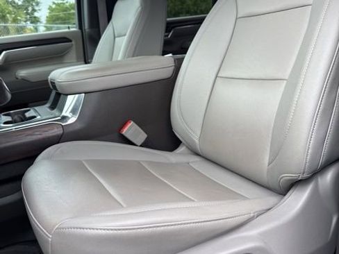 Used 2024 GMC Sierra 2500 SLT w/ SLT Premium Package AWD/4WD image 12