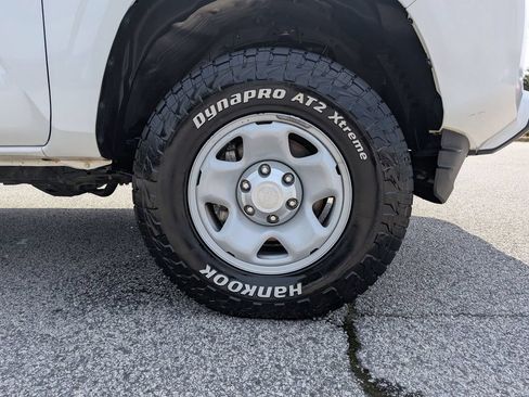 Used 2023 Toyota Tacoma SR AWD/4WD image 11