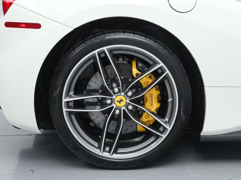 Used 2017 Ferrari 488 GTB RWD image 39