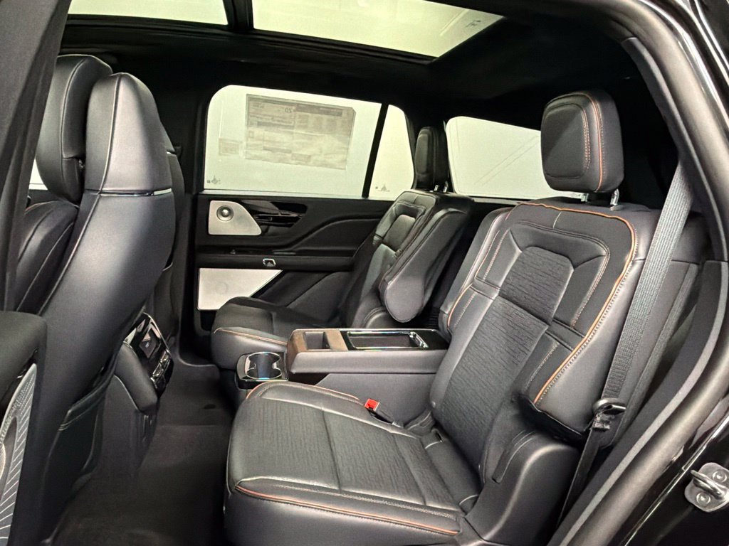 New 2026 Lincoln Aviator Black Label w/ Jet Appearance Package AWD/4WD image 35