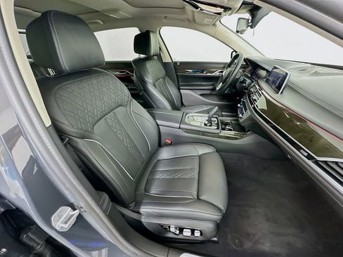 Used 2021 BMW ALPINA B7 xDrive AWD/4WD image 29