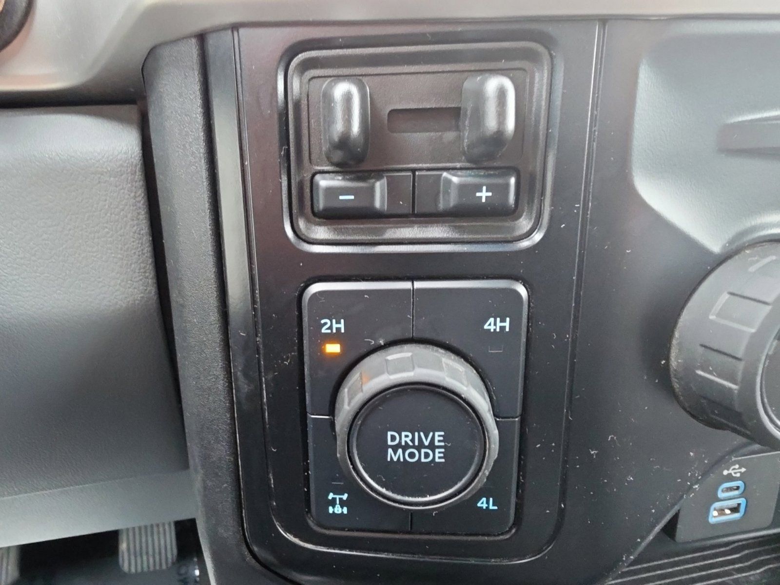 Used 2024 Ford F350 XL w/ STX Appearance Package AWD/4WD image 14