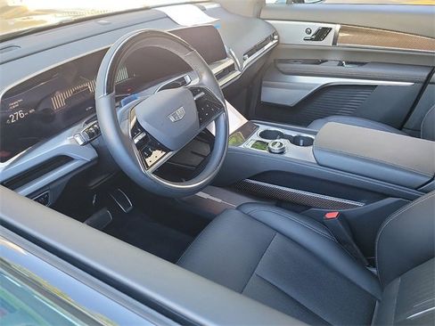 Used 2026 Cadillac Vistiq Luxury image 7